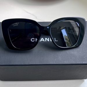 🚫SOLD🚫Chanel Sunglasses Polarized lenses 5422-B